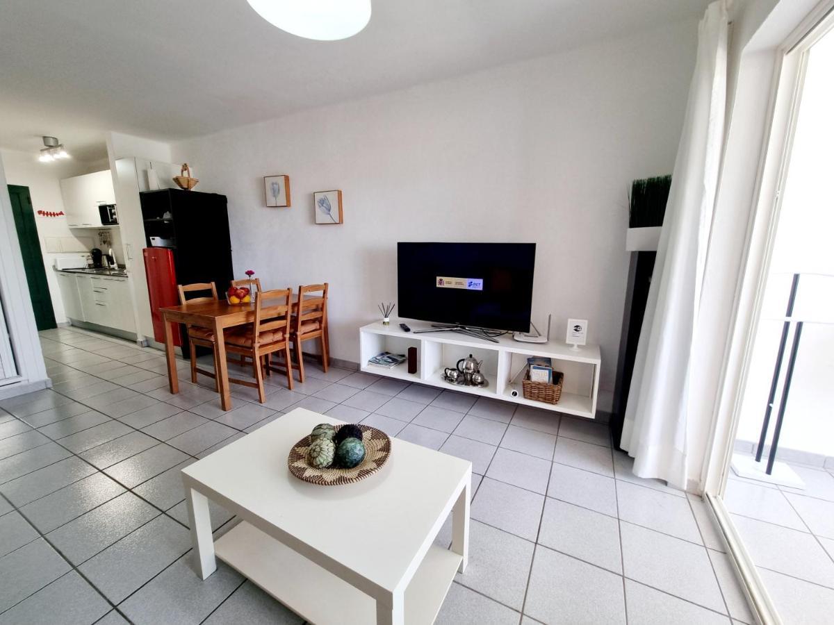 Luxury Apartamento Luz De Mar Complejo Playa Roca Costa Teguise Exteriör bild