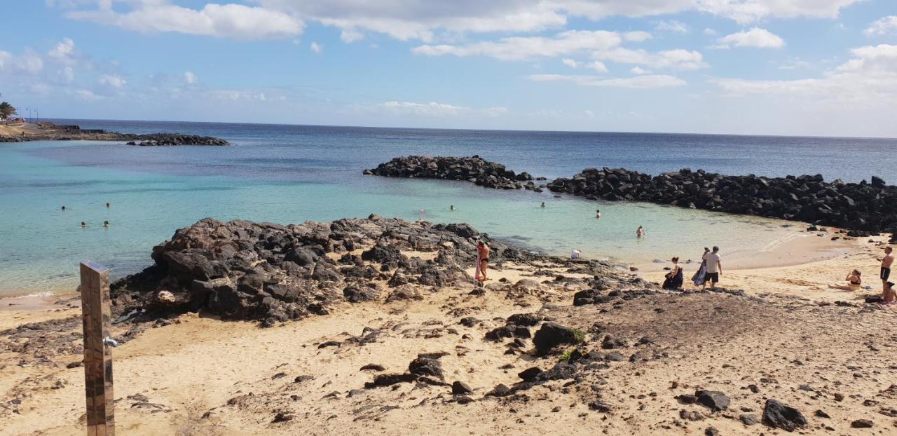 Luxury Apartamento Luz De Mar Complejo Playa Roca Costa Teguise Exteriör bild